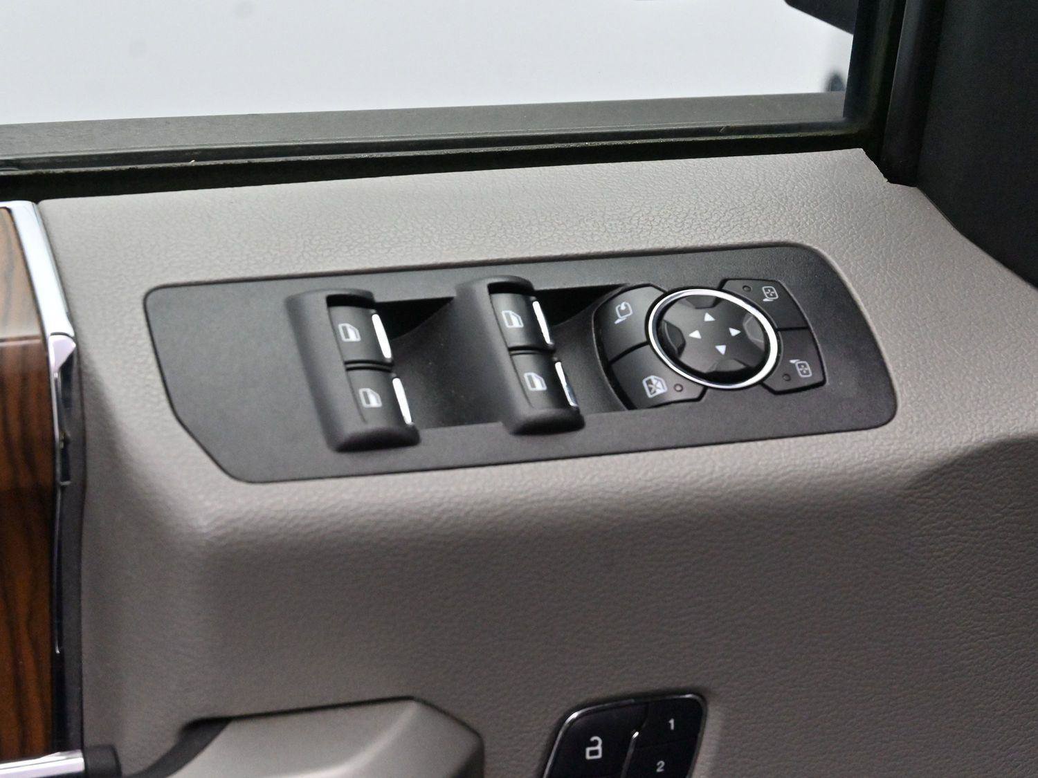 Used 2016 Ford F150 Lariat w/ Trailer Tow Package image 10