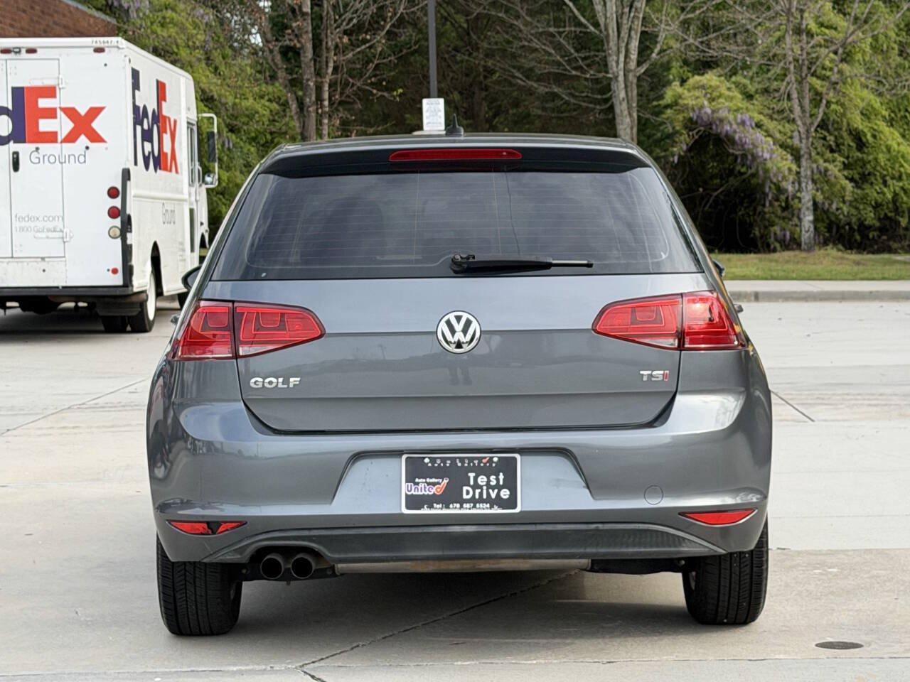 Used 2015 Volkswagen Golf S FWD image 21