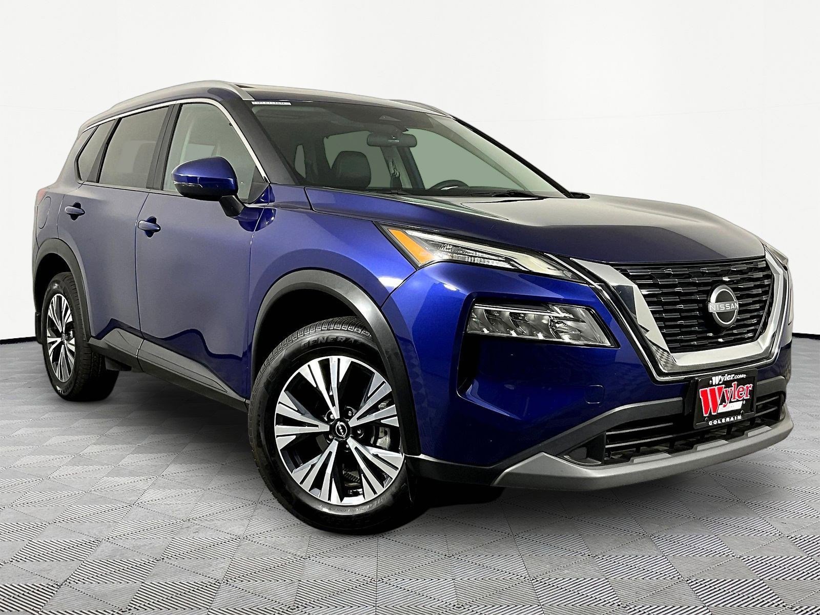 Certified 2023 Nissan Rogue SV w/ SV Premium Package AWD/4WD image 3
