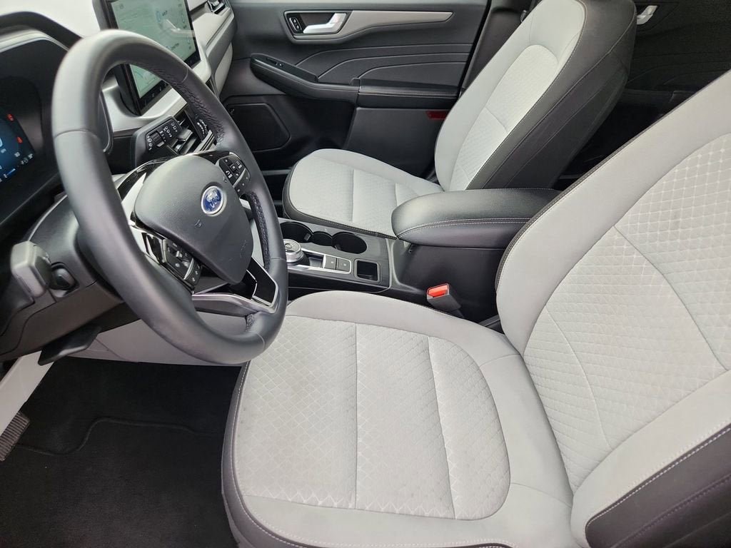 Used 2023 Ford Escape Active w/ Tech Pack #2 AWD/4WD image 9