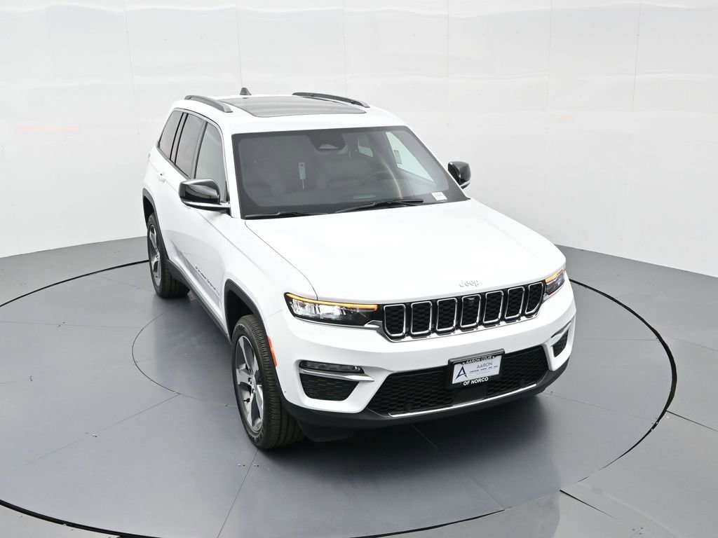 New 2025 Jeep Grand Cherokee Limited 4xe w/ Luxury Tech Group II image 44