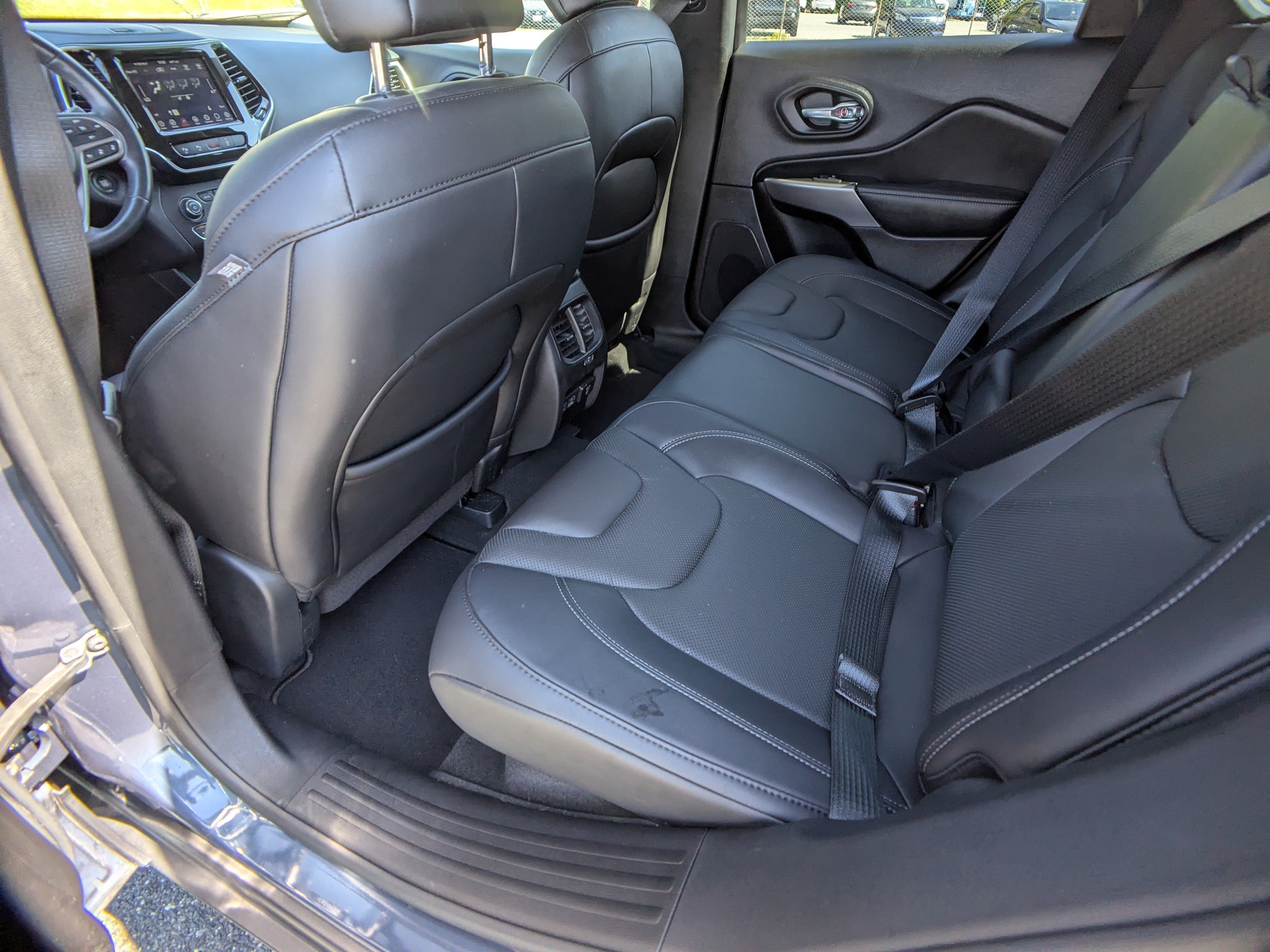 Used 2021 Jeep Cherokee Limited AWD/4WD image 15