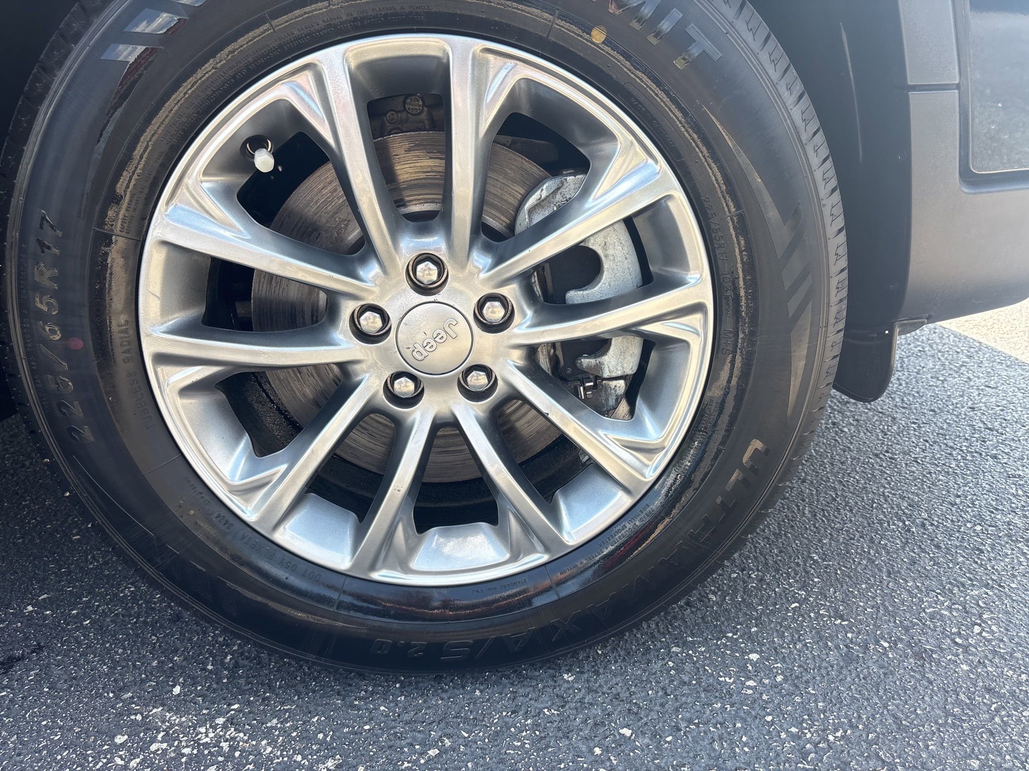 Used 2021 Jeep Cherokee Latitude Lux w/ Comfort/Convenience Group image 15