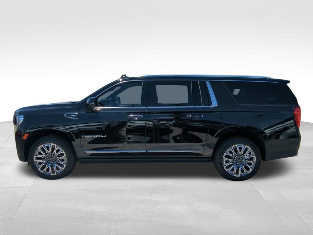 Used 2023 GMC Yukon XL Denali Ultimate AWD/4WD image 7