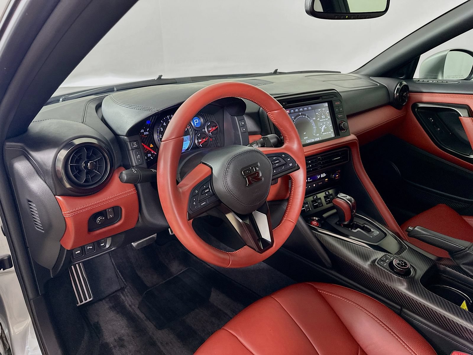 Used 2024 Nissan GT-R Premium w/ Premium Interior Package AWD/4WD image 30