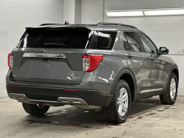 Used 2024 Ford Explorer XLT w/ Equipment Group 202A AWD/4WD image 33