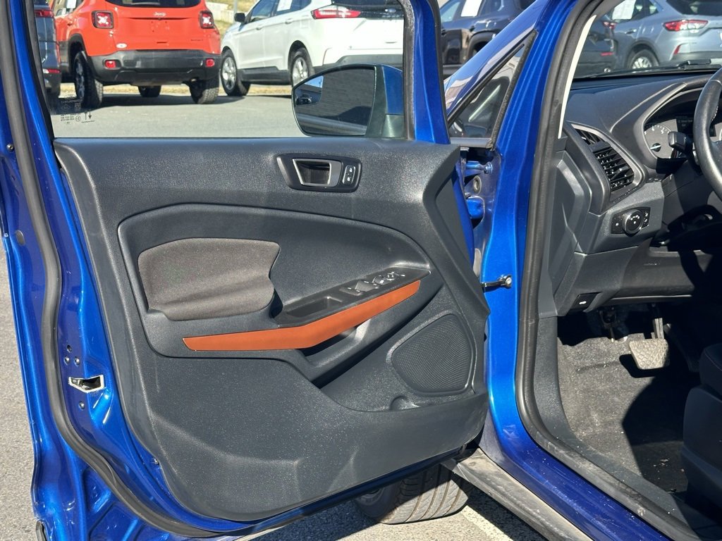 Used 2021 Ford EcoSport SE w/ SE Appearance Package image 11