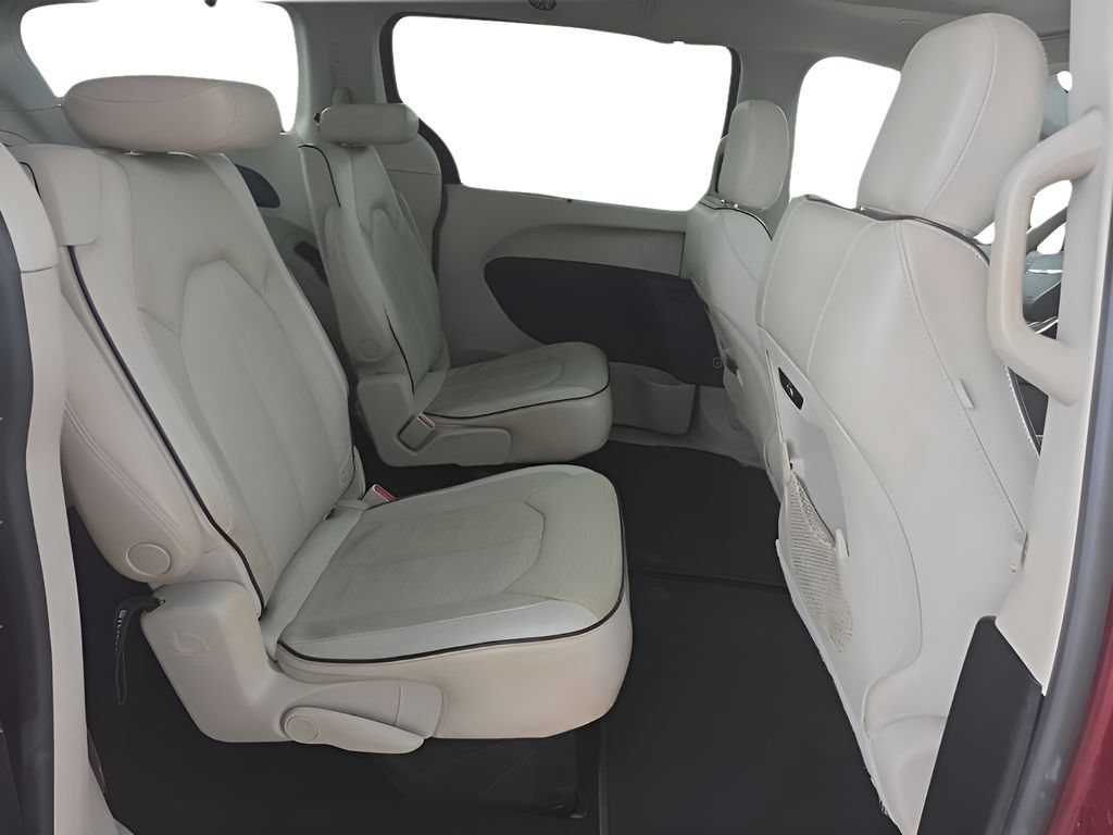 Used 2021 Chrysler Pacifica Limited w/ Premium & Safety Sphere Group AWD/4WD image 17