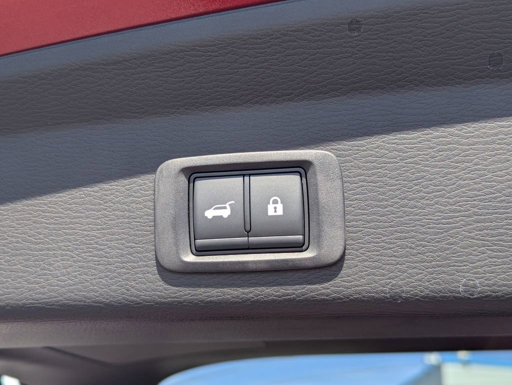 Used 2025 Mitsubishi Outlander 4WD Plug-In Hybrid image 35