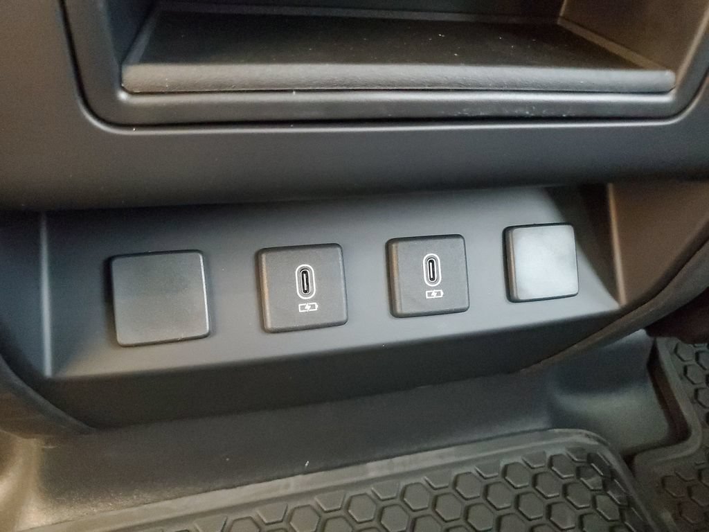 New 2026 Land Rover Defender 110 X-Dynamic SE AWD/4WD image 31