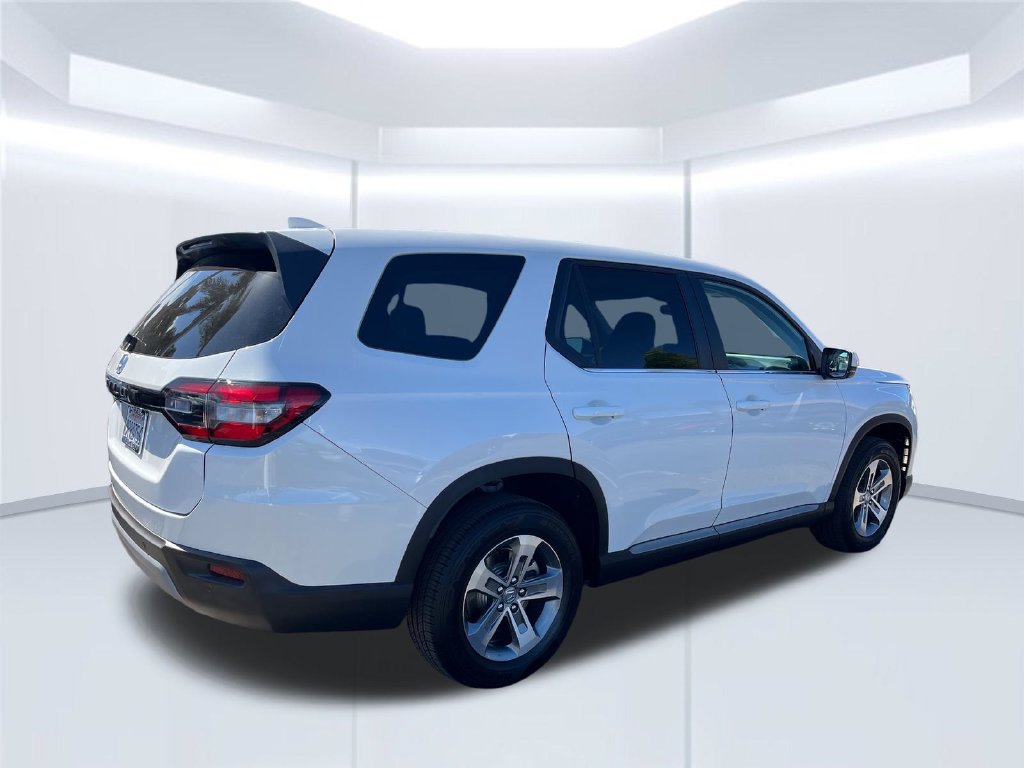Used 2025 Honda Pilot EX-L image 5