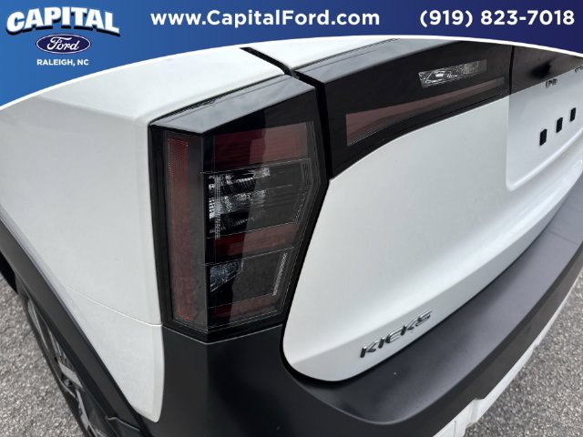 Used 2025 Nissan Kicks SV w/ SV Premium Package FWD image 15