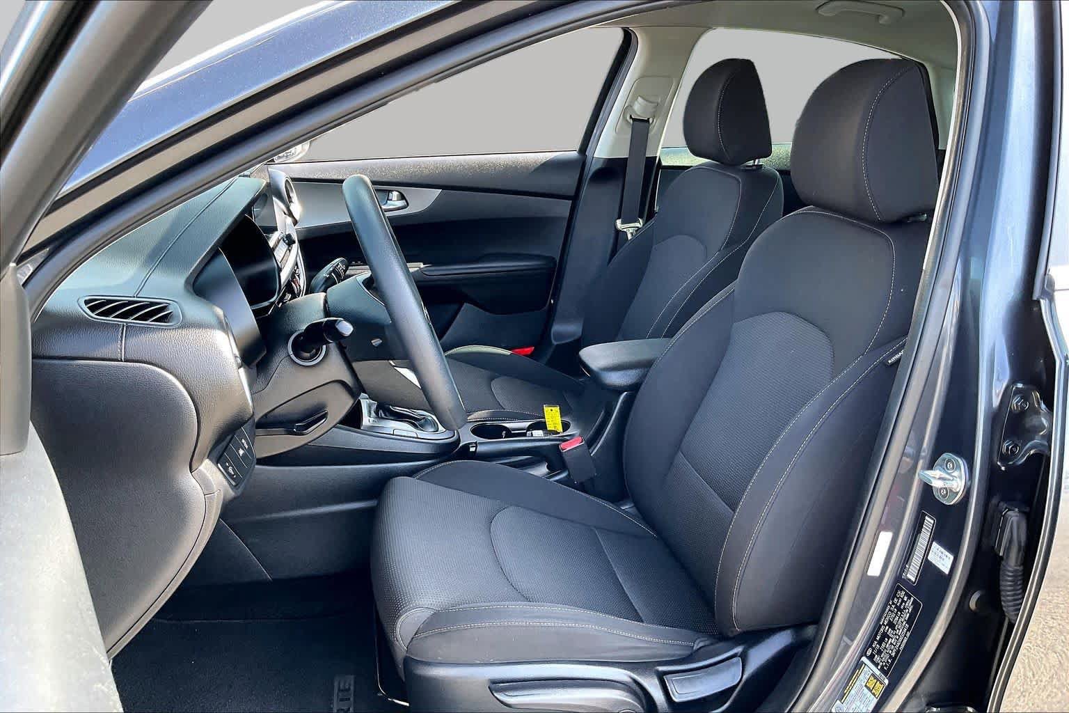 Used 2019 Kia Forte LXS FWD image 8