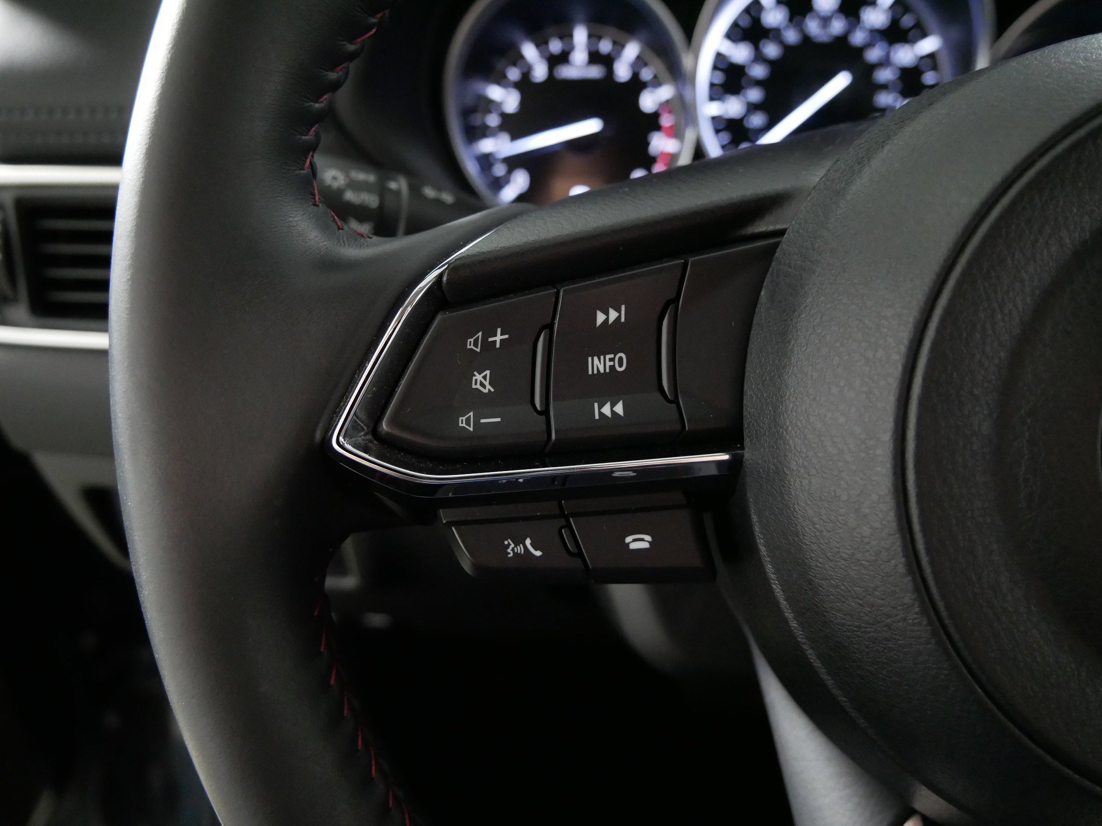 Used 2023 MAZDA CX-5 Carbon Edition image 28