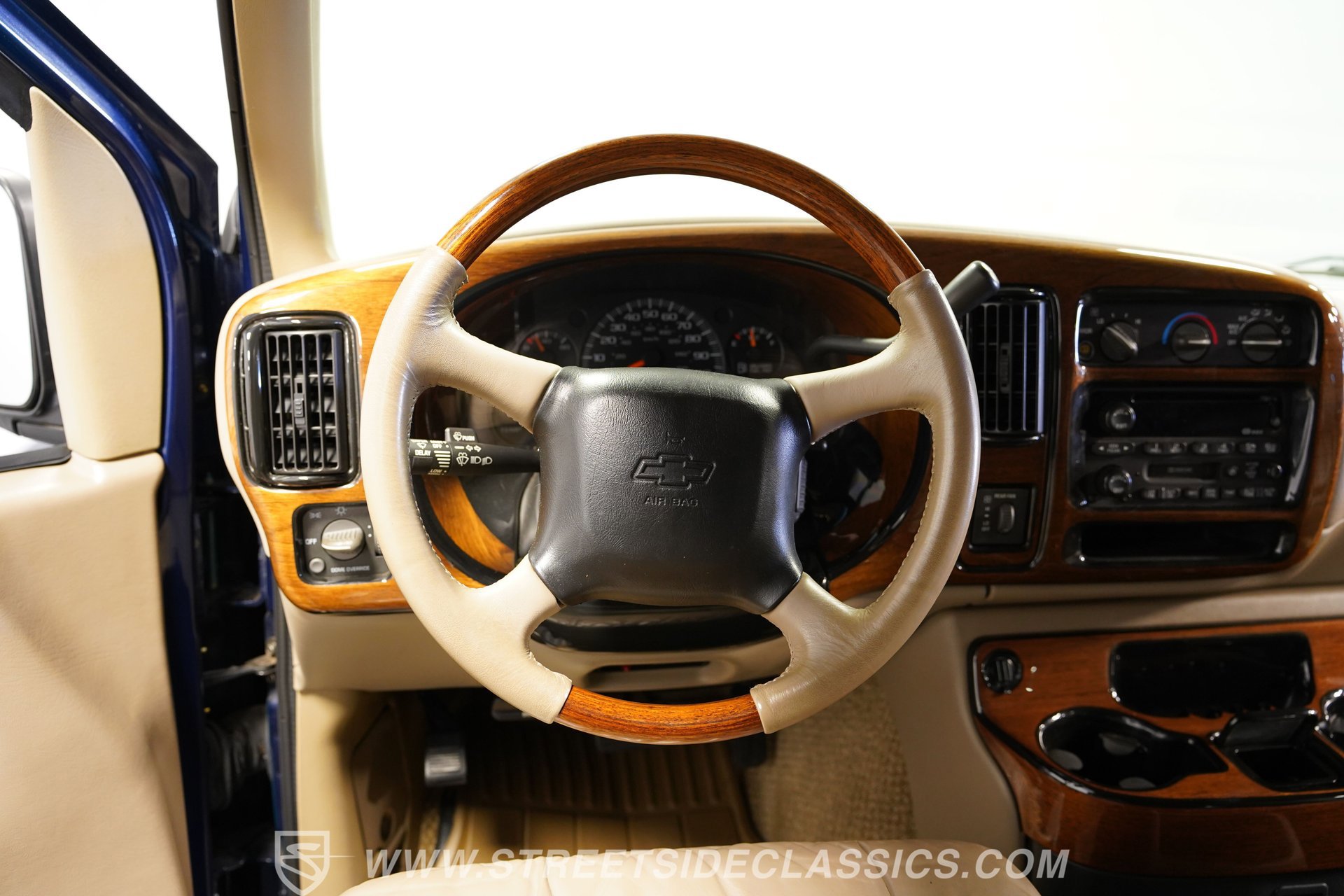 Used 2001 Chevrolet Express 1500 w/ Preferred Equipment Group 3 image 40