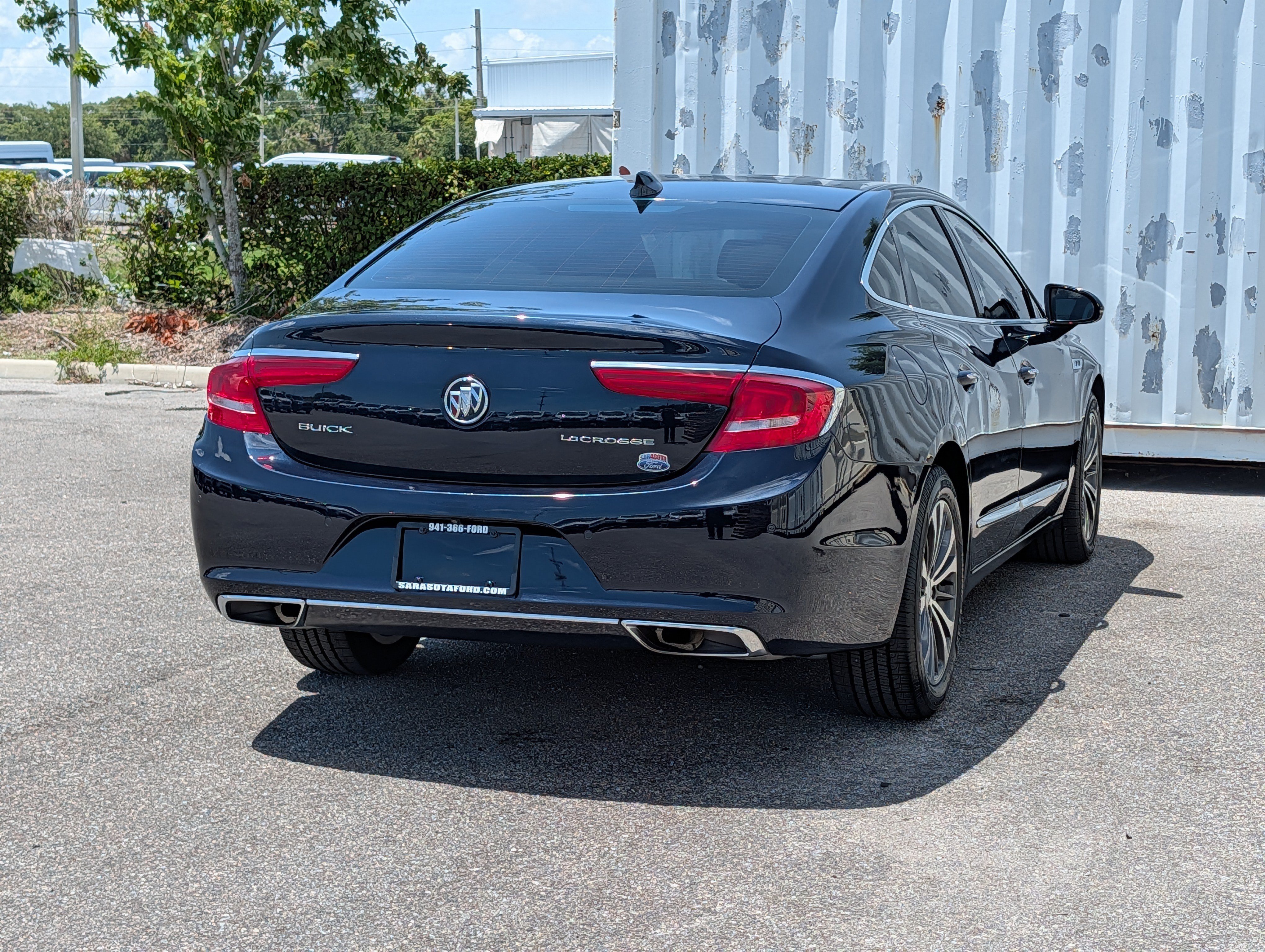 Used 2017 Buick LaCrosse Essence w/ Sun and Shade Package FWD image 4
