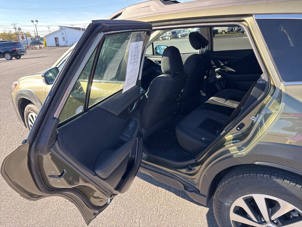 Certified 2025 Subaru Outback Premium image 15