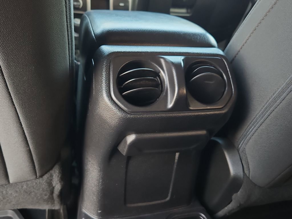 Used 2018 Jeep Wrangler Unlimited Sport AWD/4WD image 19