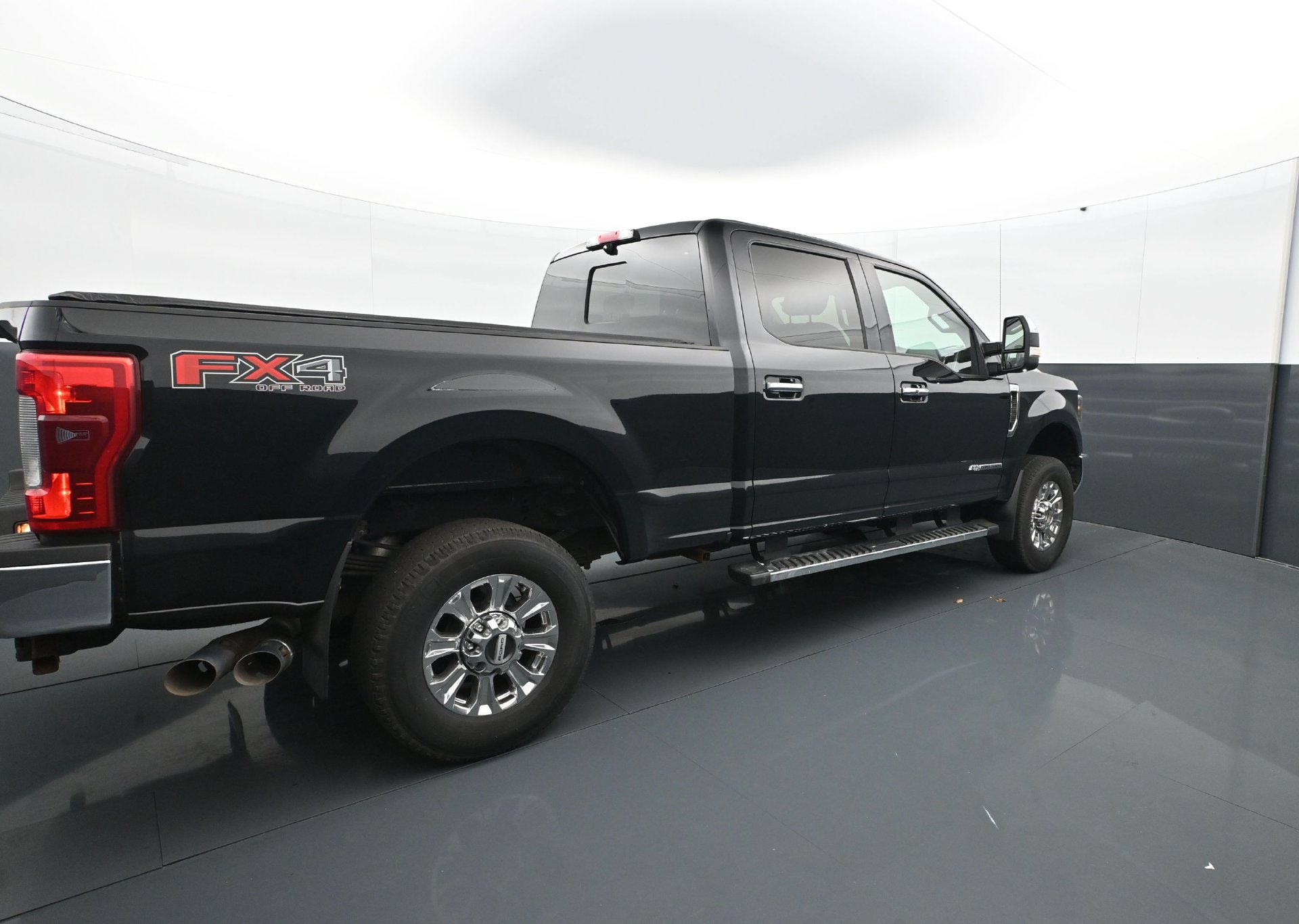 Used 2018 Ford F350 Lariat w/ Lariat Ultimate Package AWD/4WD image 7