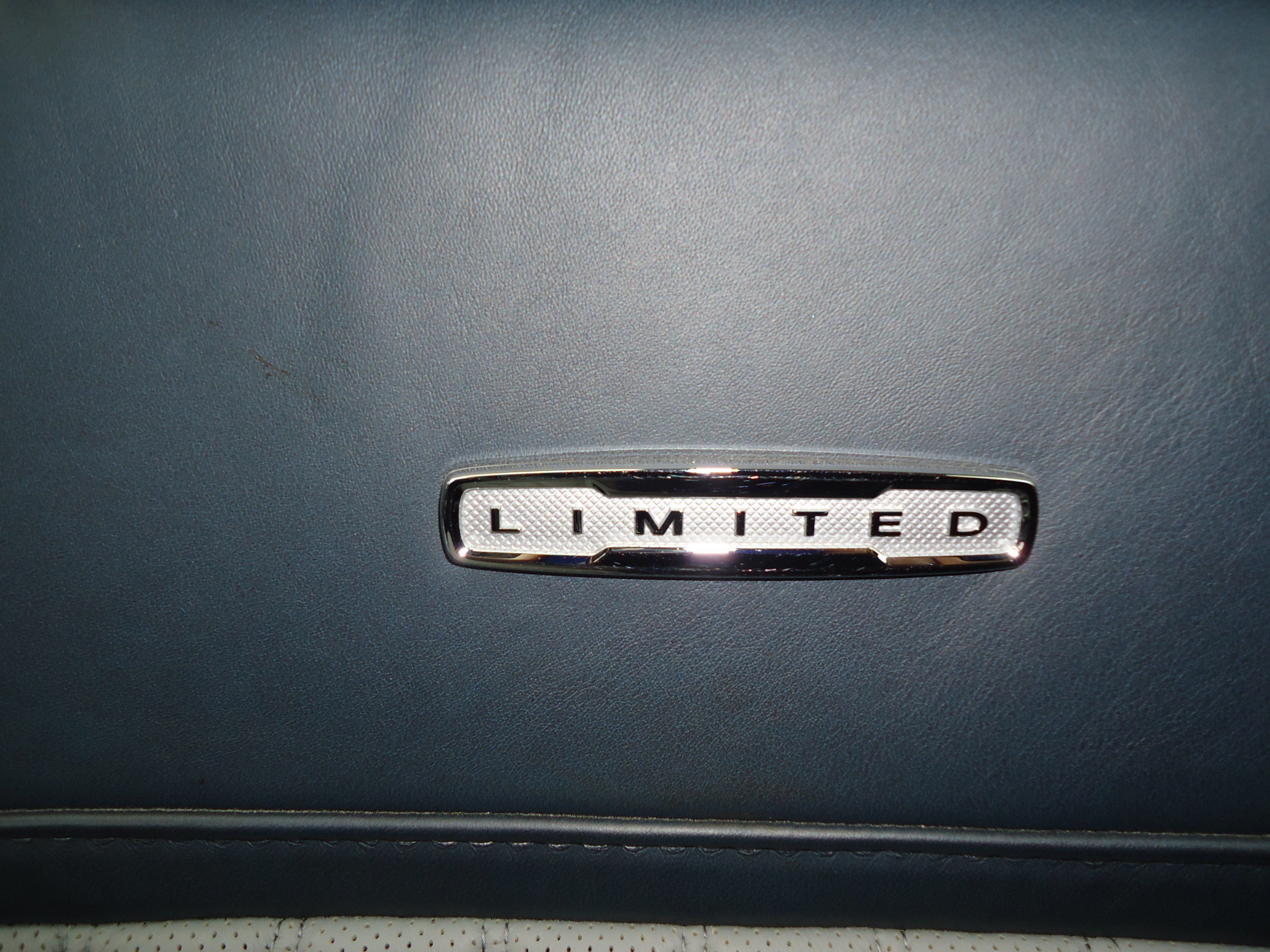 Used 2024 Ford F450 Limited w/ FX4 Off-Road Package AWD/4WD image 37