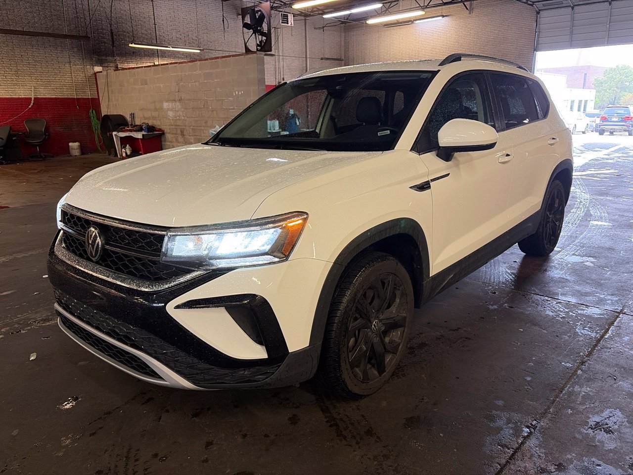 Used 2024 Volkswagen Taos SE