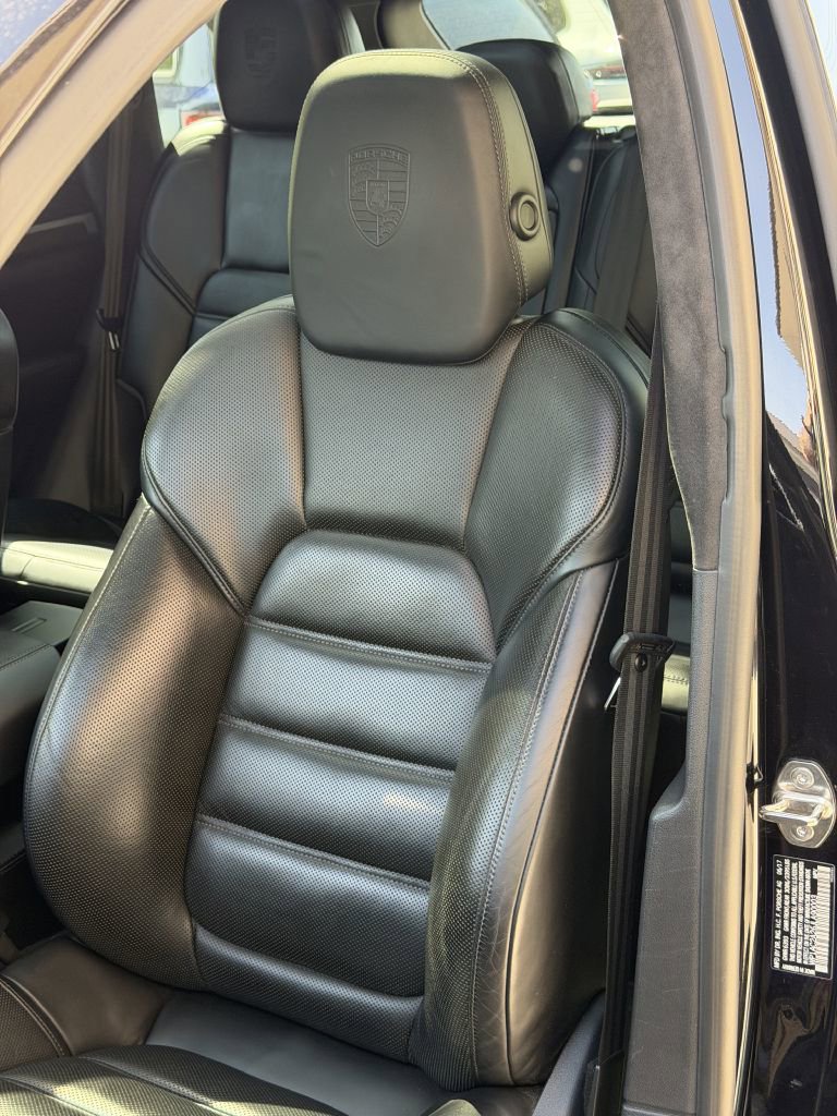 Used 2018 Porsche Cayenne Turbo S AWD/4WD image 24