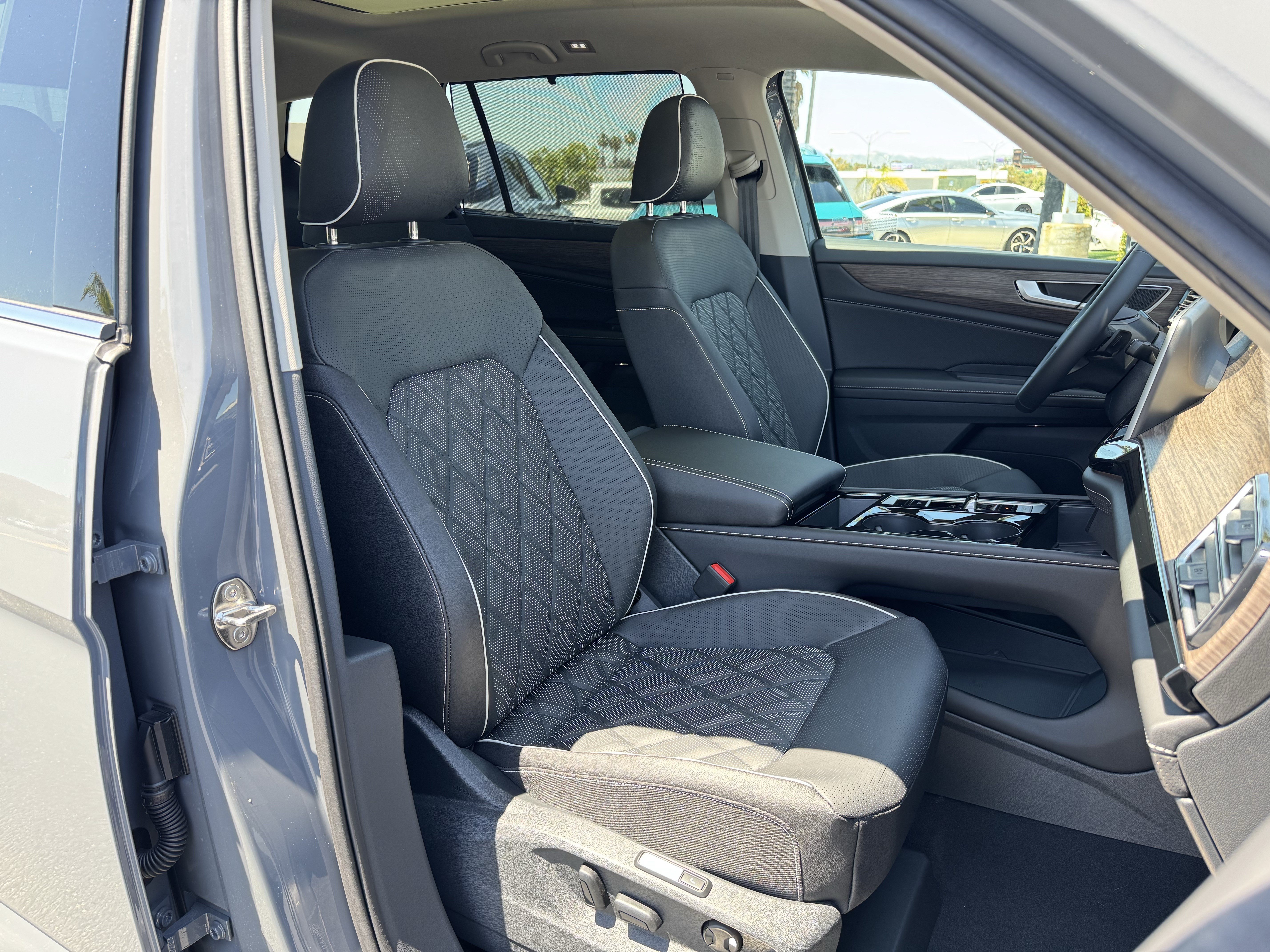 New 2026 Volkswagen Atlas SEL Premium R-Line AWD/4WD image 36