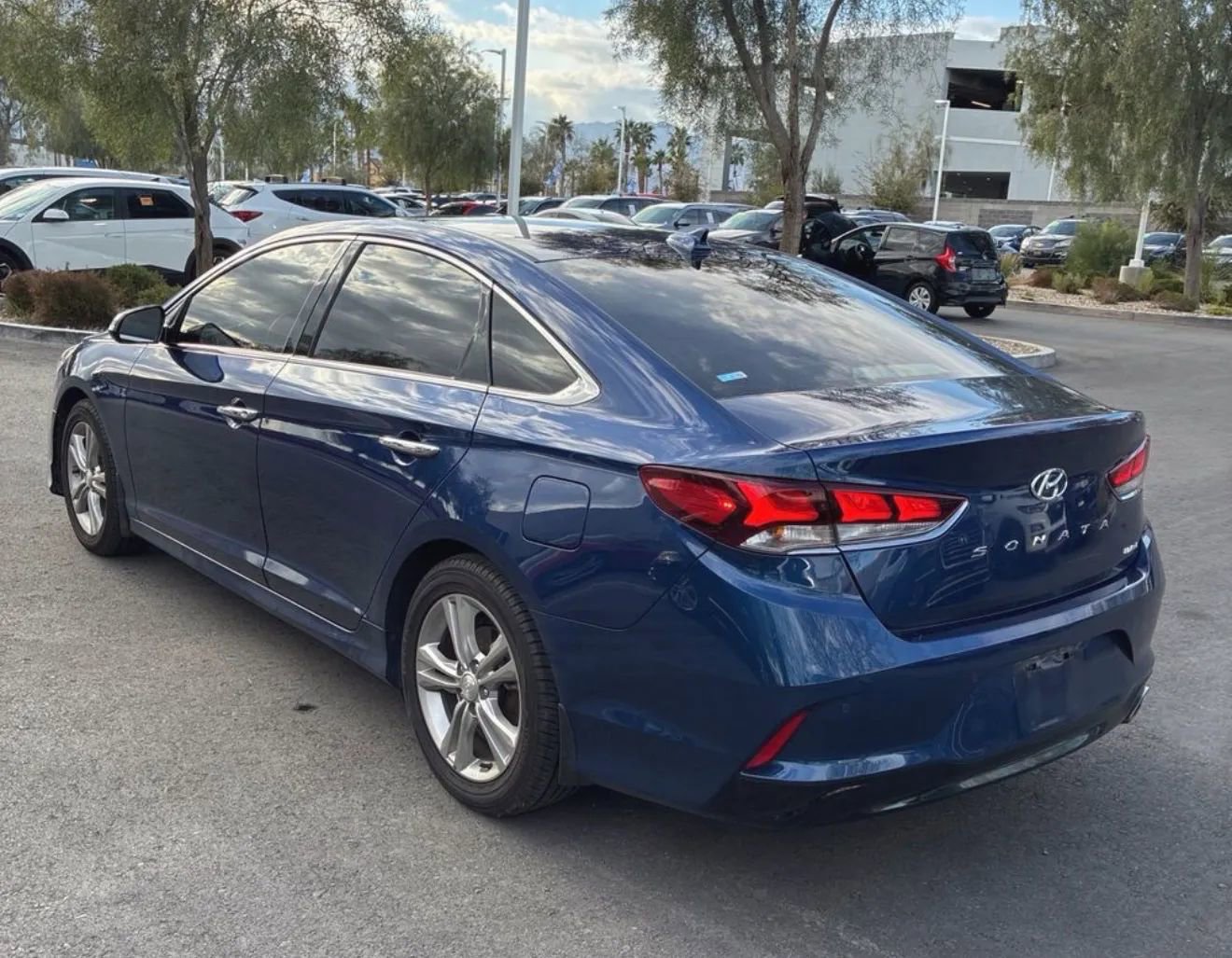 Used 2018 Hyundai Sonata Limited w/ Limited Ultimate Package 03 image 2