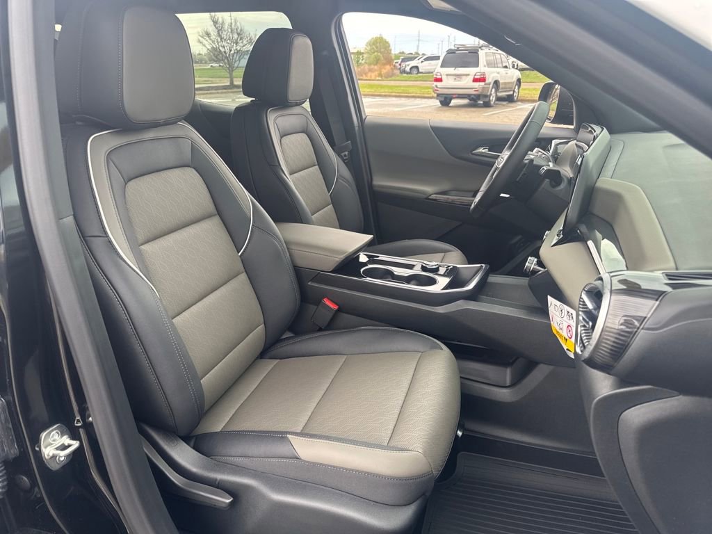 New 2026 Chevrolet Equinox LT w/ Convenience Package II image 12