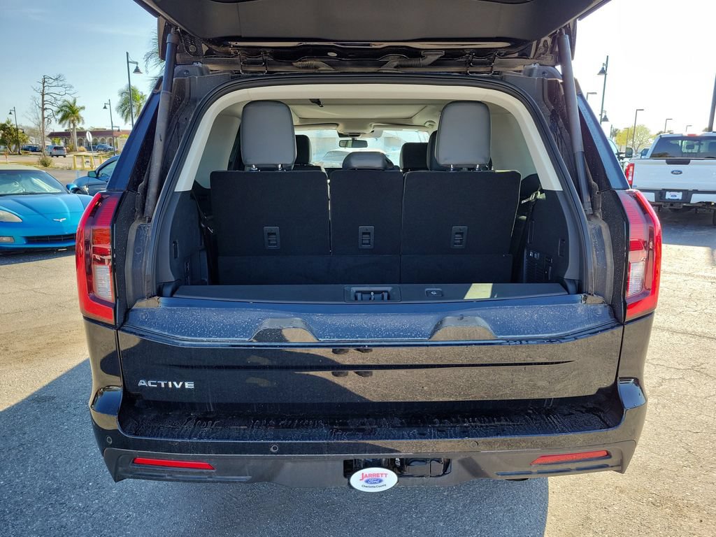 New 2025 Ford Expedition Active RWD image 10