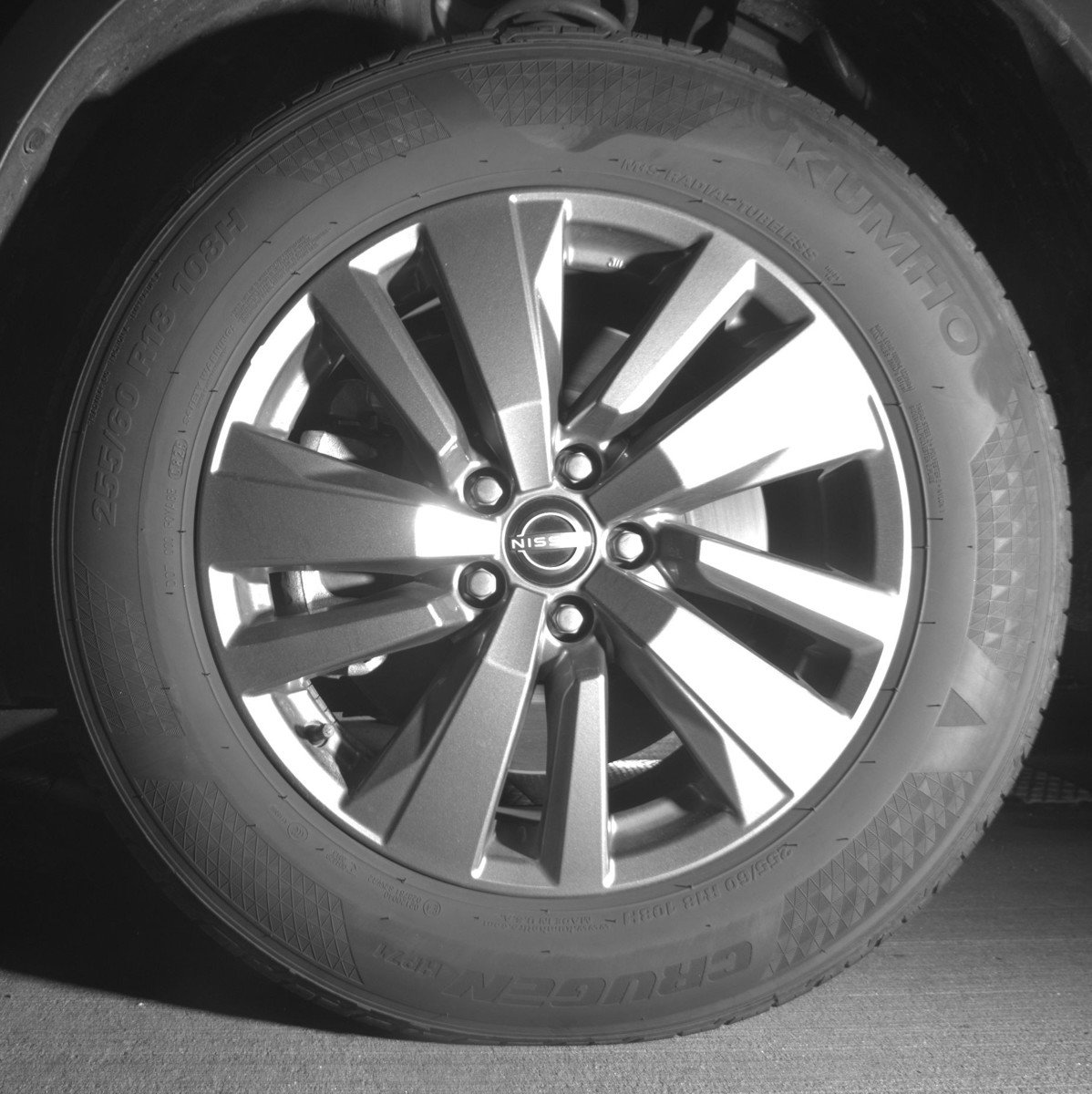 Used 2025 Nissan Pathfinder SV image 12