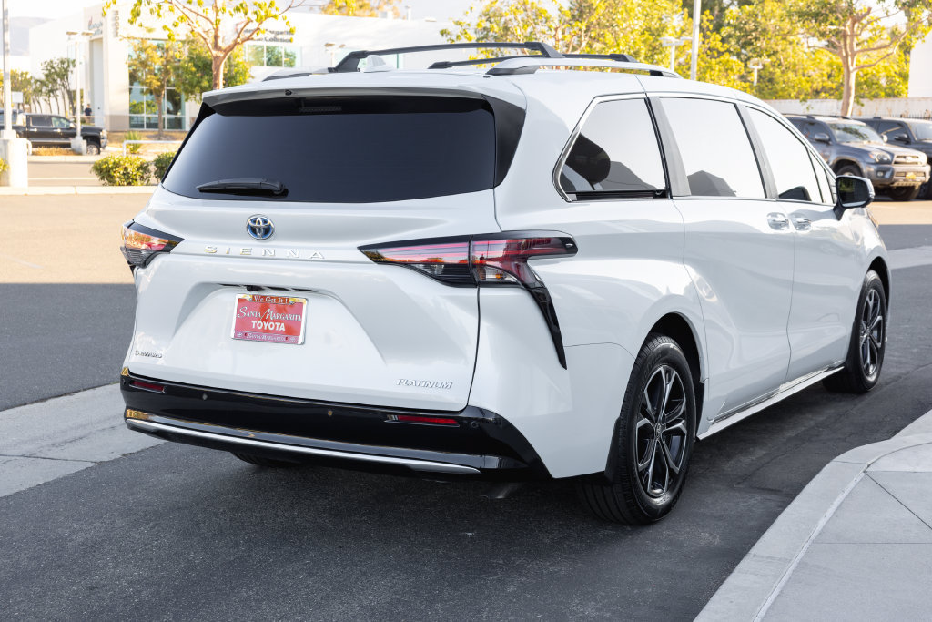 Certified 2025 Toyota Sienna Platinum AWD/4WD image 5