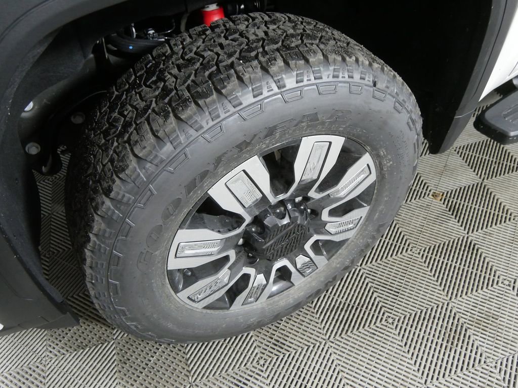 Used 2024 GMC Sierra 3500 Denali w/ Denali Reserve Package image 9