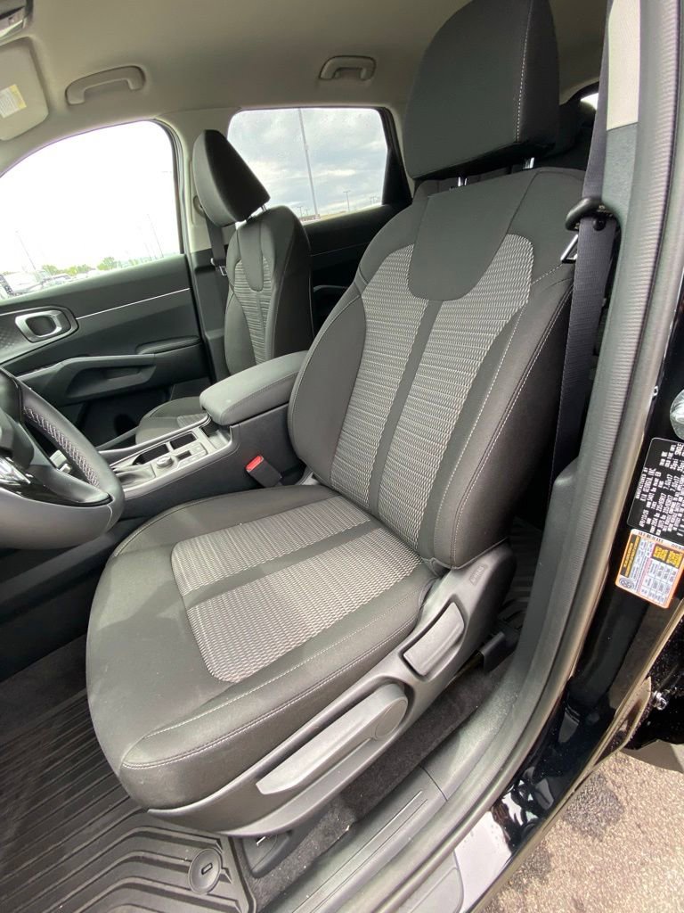 New 2026 Kia Sorento LX FWD image 10