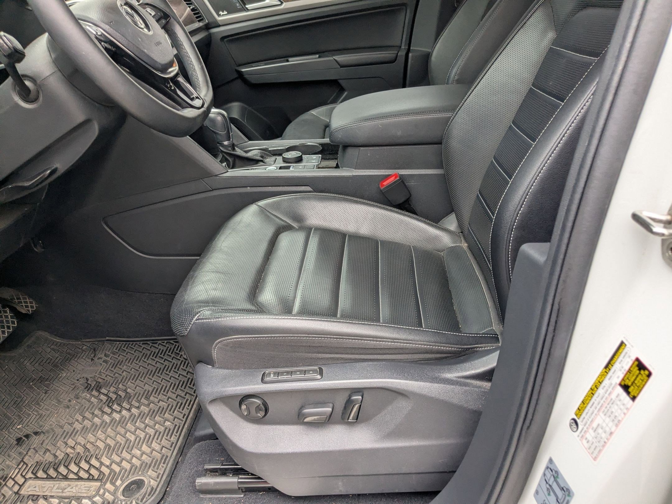 Used 2019 Volkswagen Atlas SEL Premium image 9