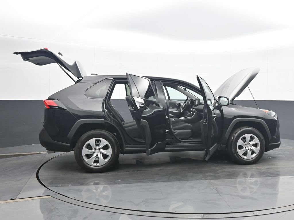 Used 2022 Toyota RAV4 LE image 36