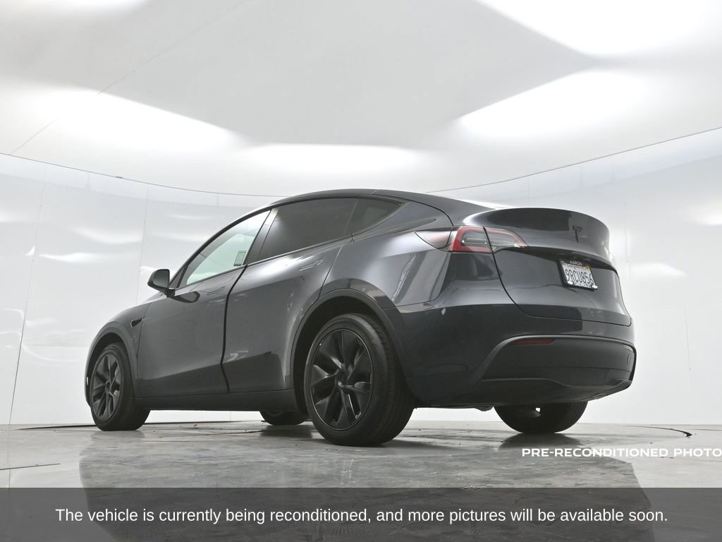 Used 2025 Tesla Model Y Long Range image 60