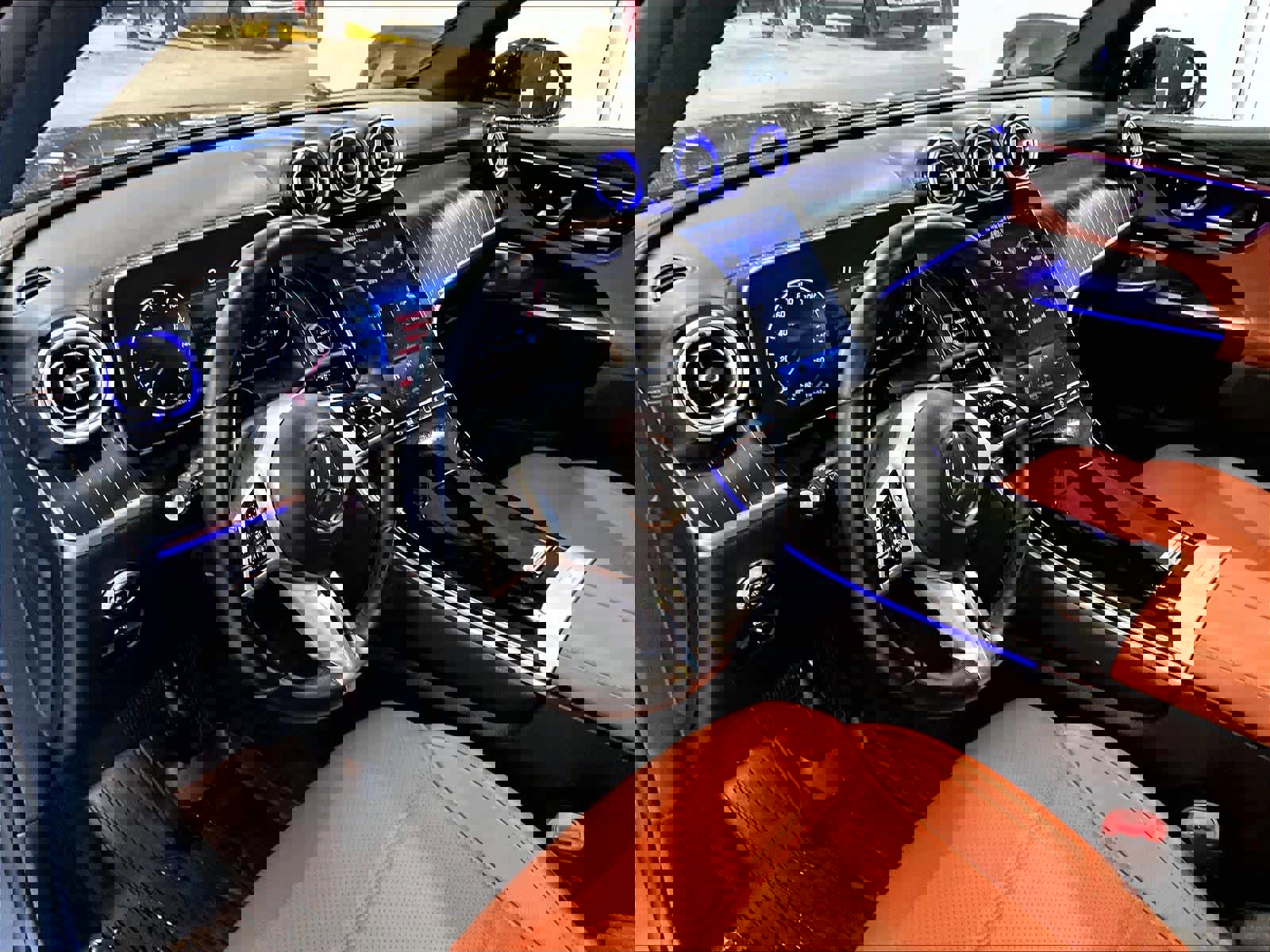 Used 2023 Mercedes-Benz GLC 300 4MATIC image 8