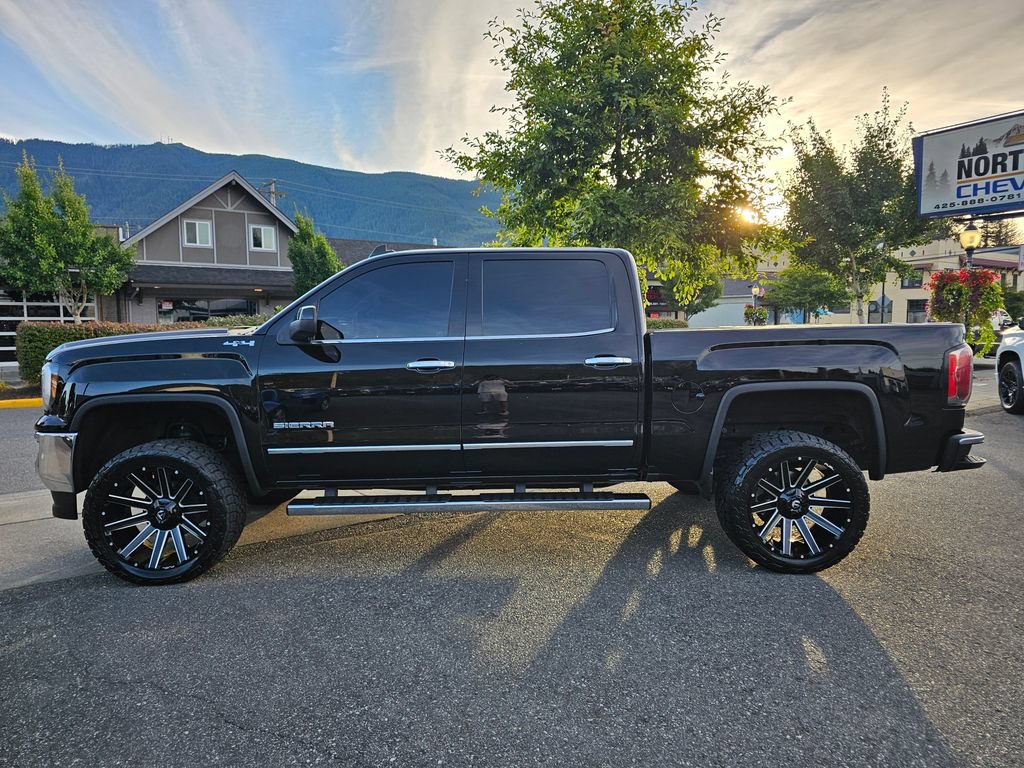 Used 2018 GMC Sierra 1500 SLT w/ SLT Premium Package AWD/4WD image 9