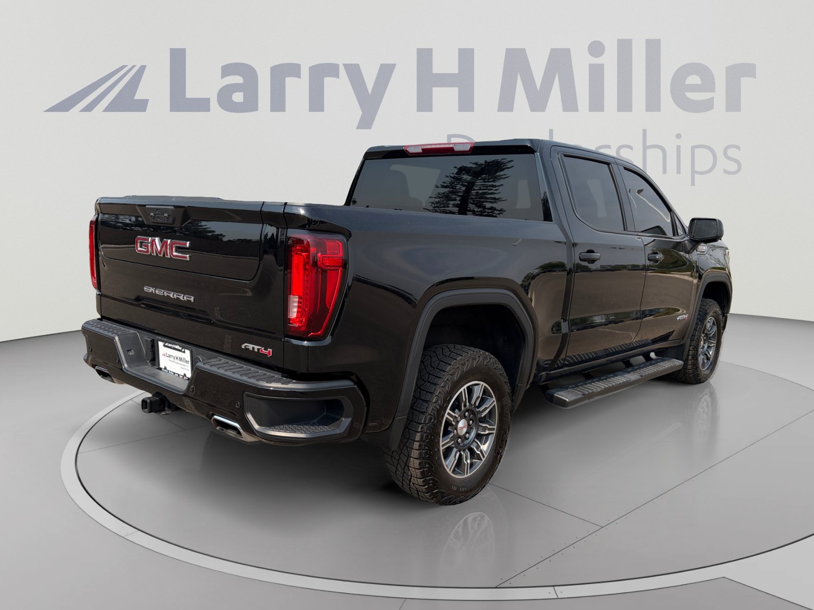 Used 2025 GMC Sierra 1500 AT4 AWD/4WD image 6