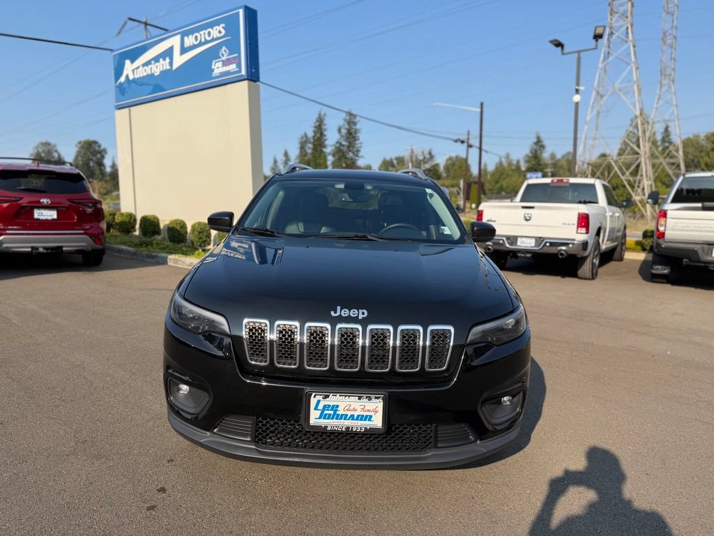 Used 2019 Jeep Cherokee Latitude Plus AWD/4WD image 2