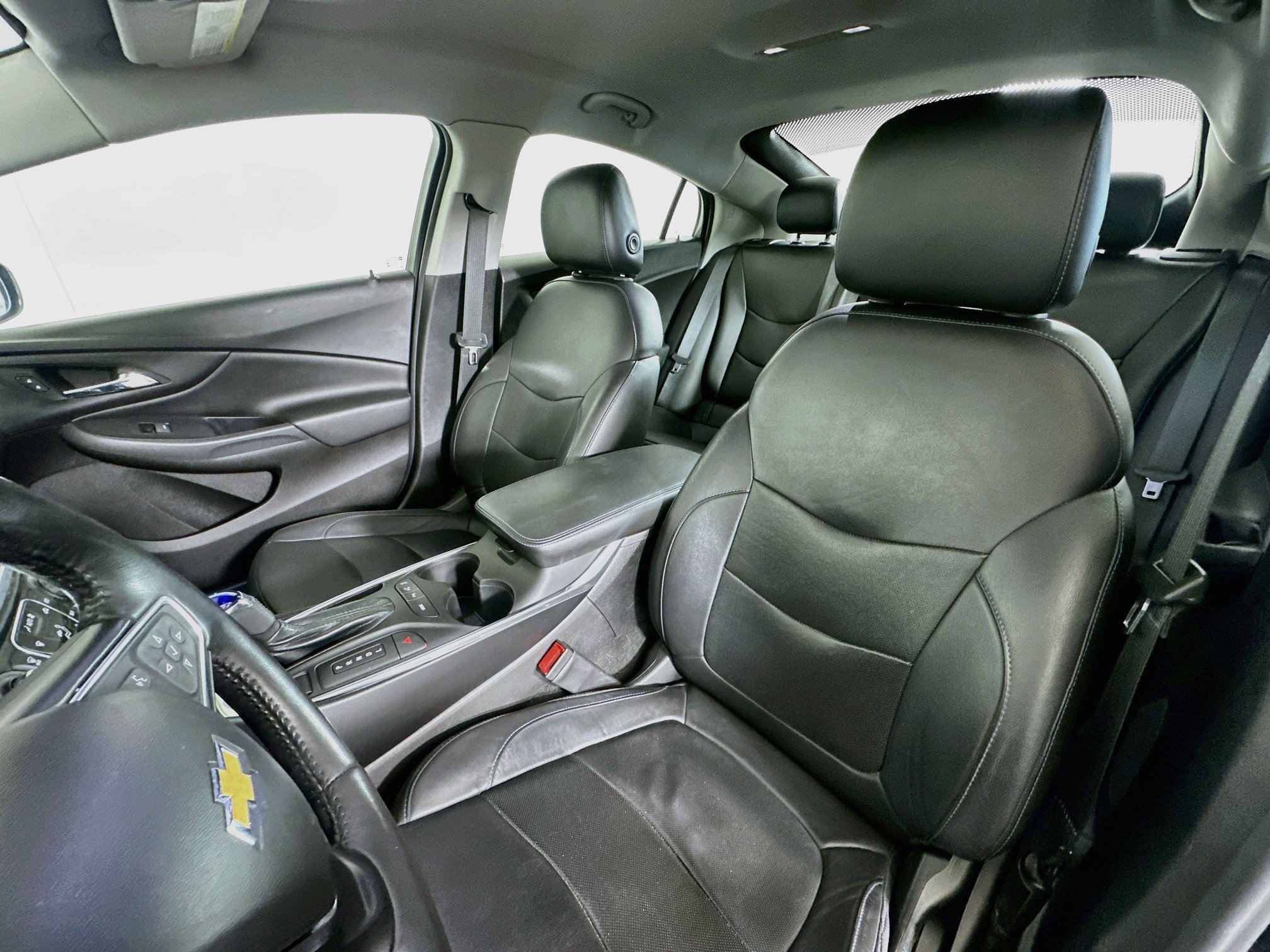 Used 2018 Chevrolet Volt Premier w/ Driver Confidence Package FWD image 13
