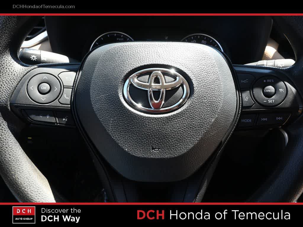 Used 2022 Toyota RAV4 XLE AWD/4WD image 9