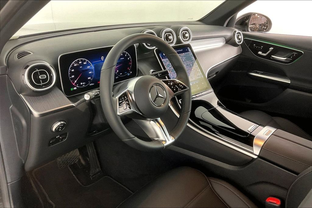 Used 2026 Mercedes-Benz GLC 300 4MATIC image 11