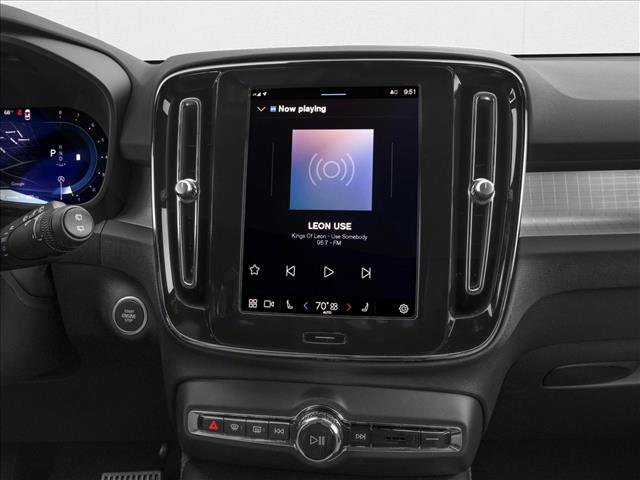 New 2026 Volvo XC40 B4 Core w/ Climate Package image 7