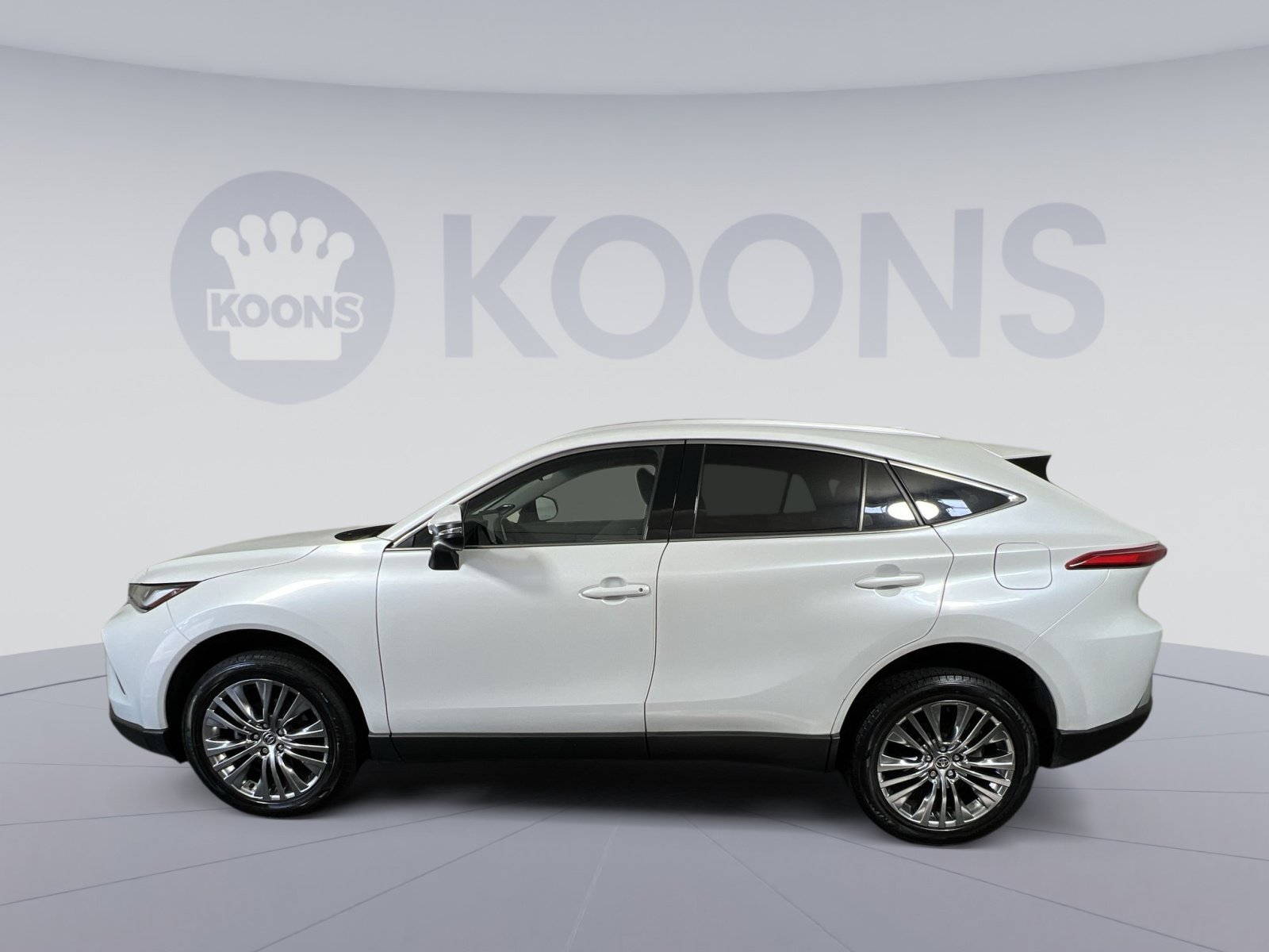 Used 2023 Toyota Venza XLE AWD/4WD image 7