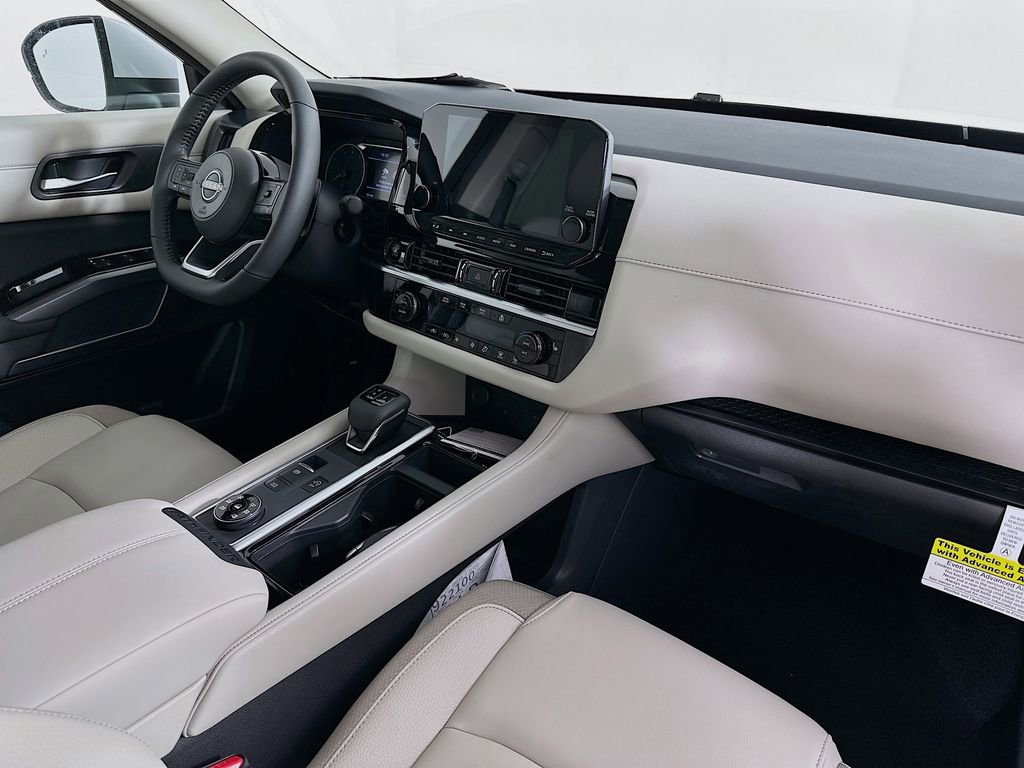 New 2025 Nissan Pathfinder SL w/ Black Appearance Package image 38