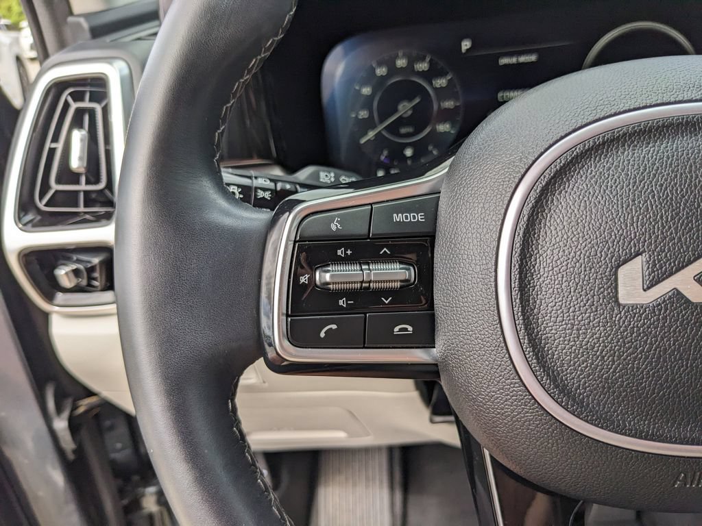 Certified 2023 Kia Sorento SX FWD image 31