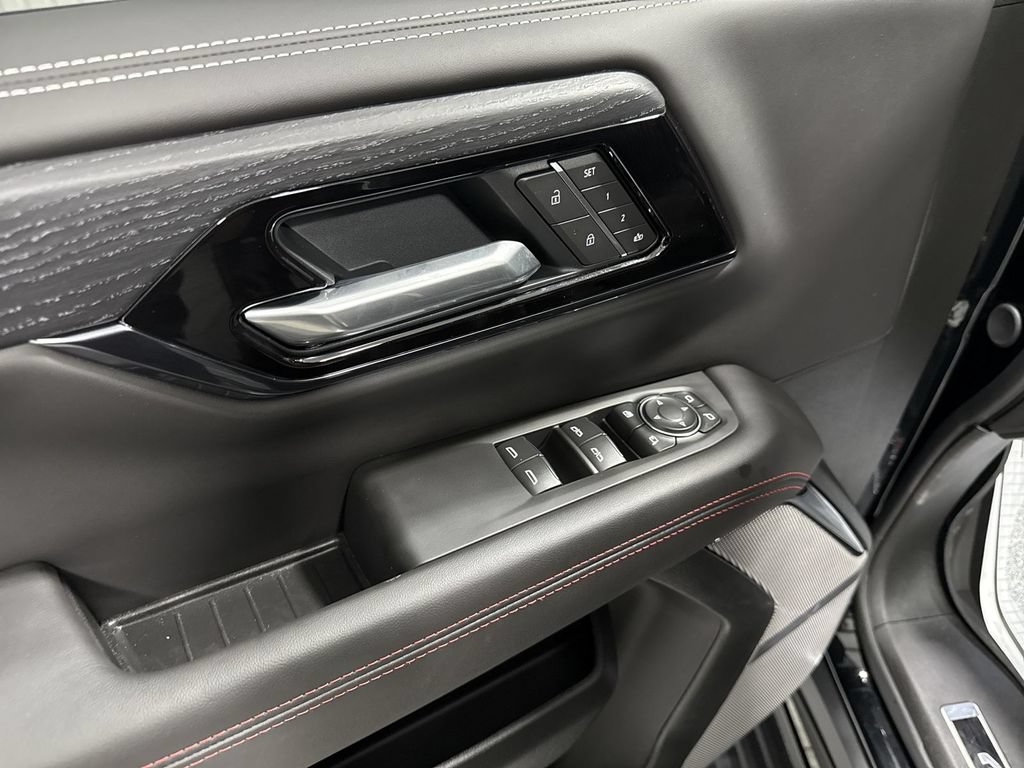 New 2026 GMC Yukon AT4 Ultimate AWD/4WD image 24
