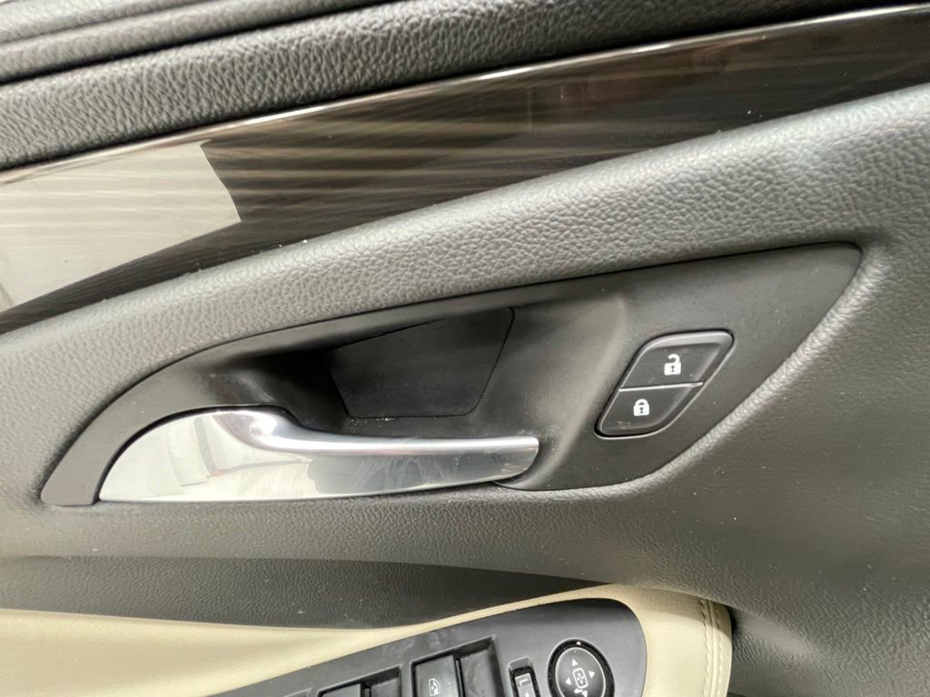 Used 2020 Buick Envision Preferred AWD/4WD image 12